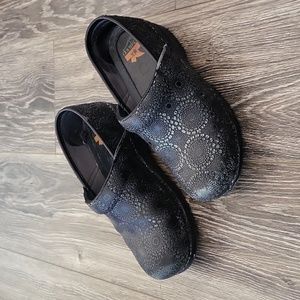 Dansko XP black with metallic pattern clogs